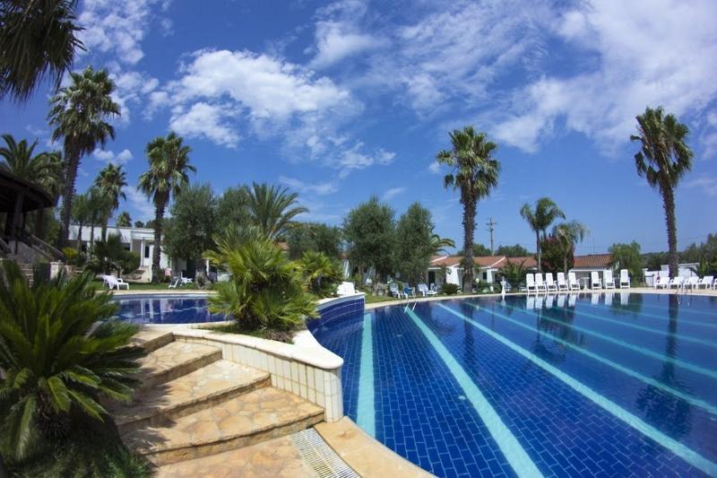 Citta Bianca Country Resort Ostuni Exteriör bild